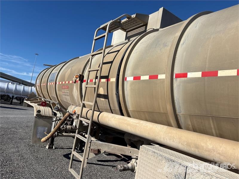 Polar MC407 9240 gal T/A Tanker Trailer Autocisternas
