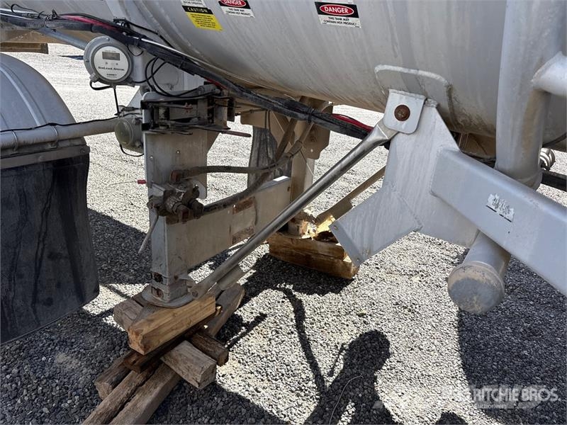 Polar Tank 8400 gal T/A Tanker Trailer 탱커 트레일러