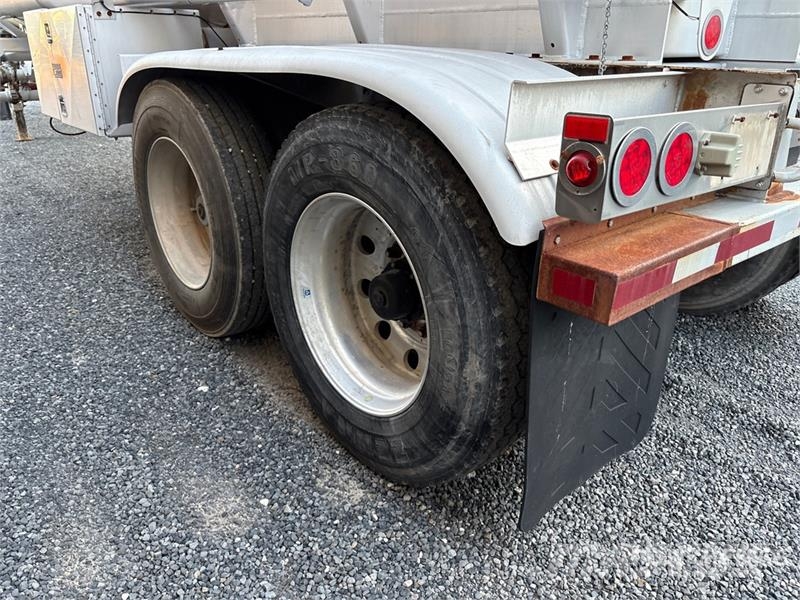 Polar Tank MC407 8400 gal T/A Tanker Trailer 탱커 트레일러