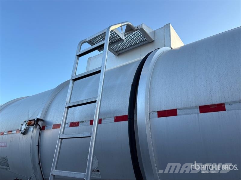 Polar Tank MC407 8400 gal T/A Tanker Trailer 탱커 트레일러