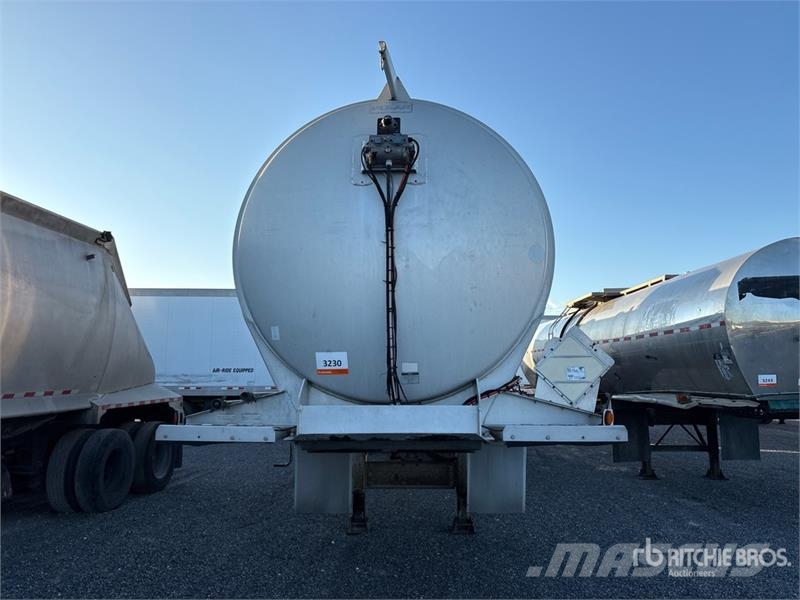 Polar Tank MC407 8400 gal T/A Tanker Trailer 탱커 트레일러