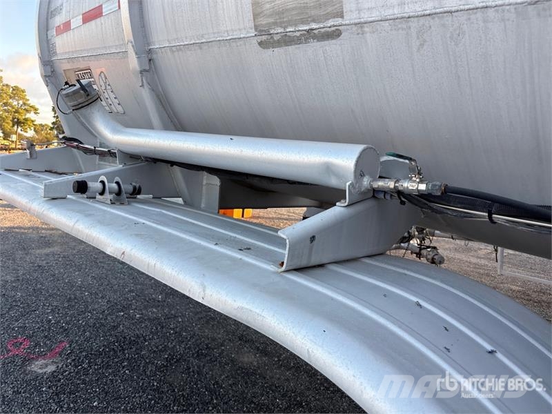 Polar Tank MC407 8400 gal T/A Tanker Trailer 탱커 트레일러