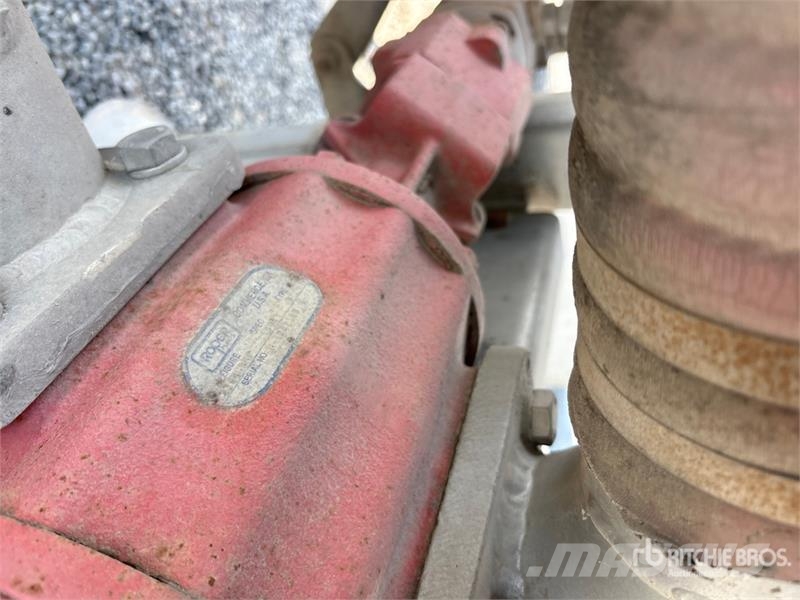 Polar Tank MC407 8400 gal T/A Tanker Trailer Autocisternas