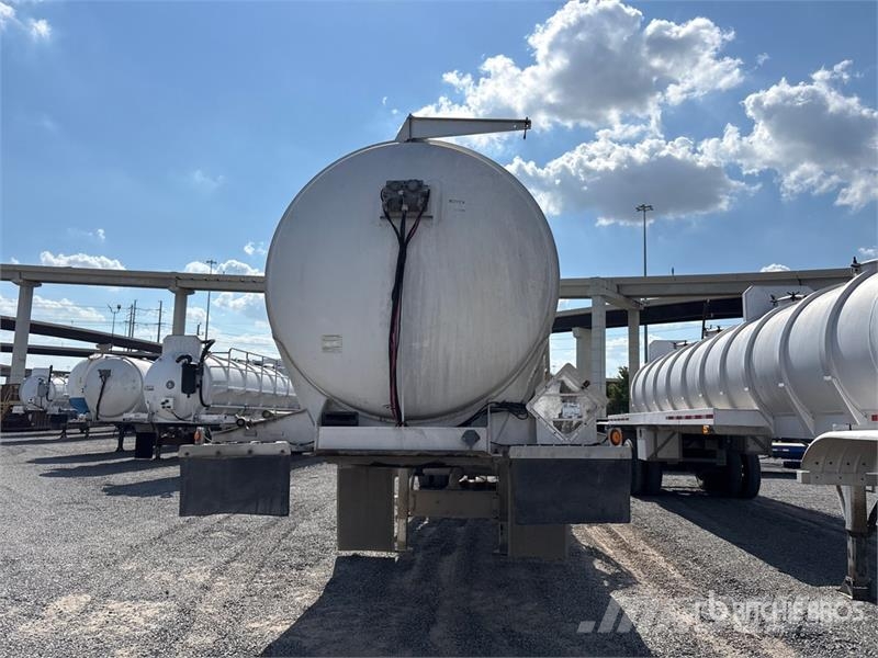 Polar Tank MC407 8400 gal T/A Tanker Trailer Autocisternas