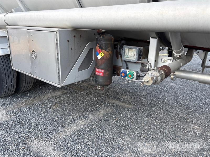 Polar Tank MC407 8400 gal T/A Tanker Trailer 탱커 트레일러