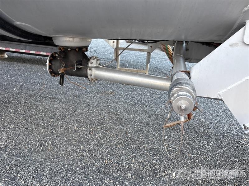 Polar Tank MC407 8400 gal T/A Tanker Trailer 탱커 트레일러