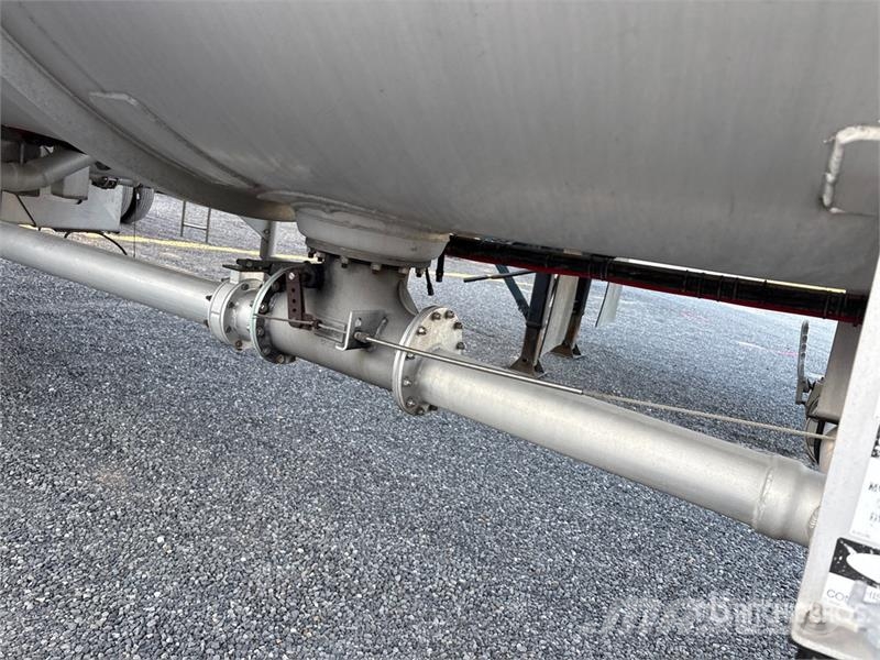 Polar Tank MC407 8400 gal T/A Tanker Trailer 탱커 트레일러