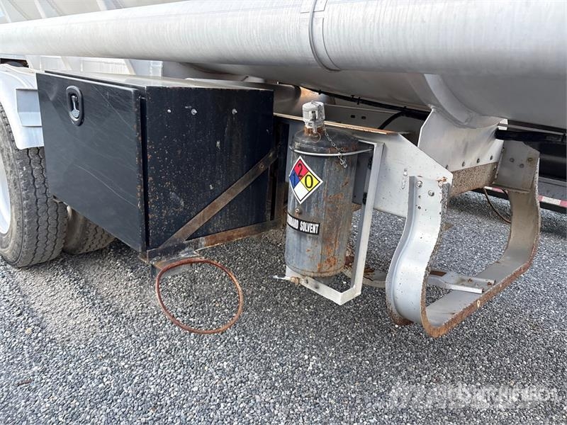 Polar Tank MC407 8400 gal T/A Tanker Trailer 탱커 트레일러