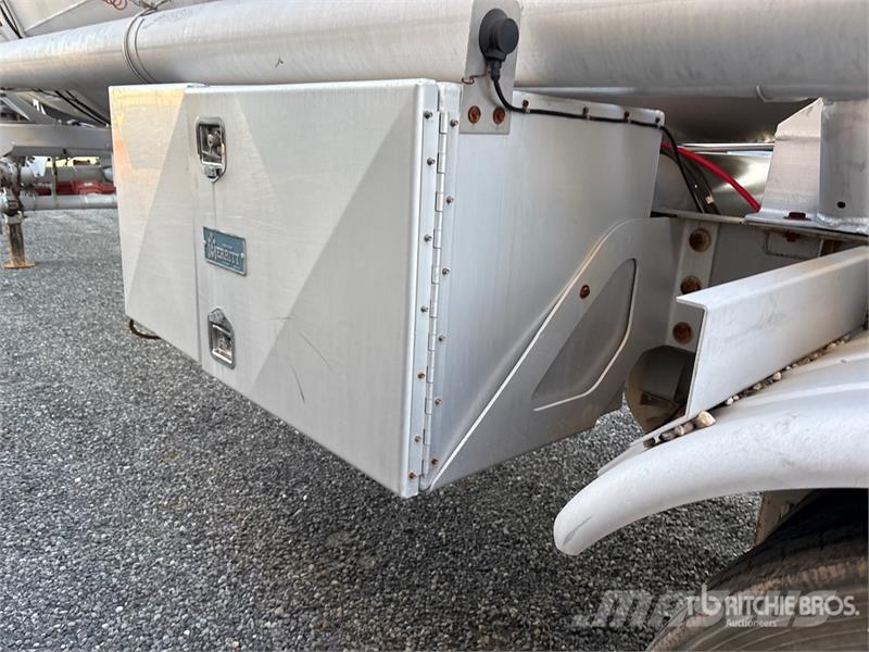 Polar Tank MC407 8400 gal T/A Tanker Trailer 탱커 트레일러