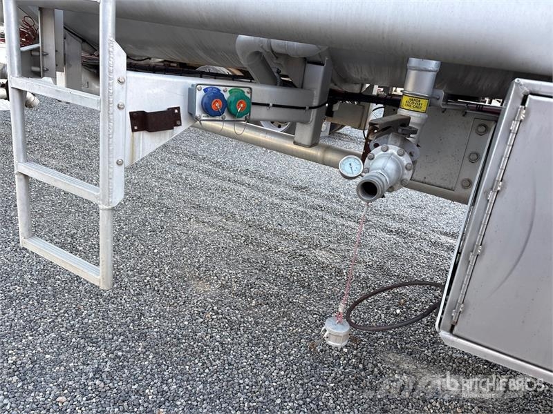 Polar Tank MC407 8400 gal T/A Tanker Trailer 탱커 트레일러