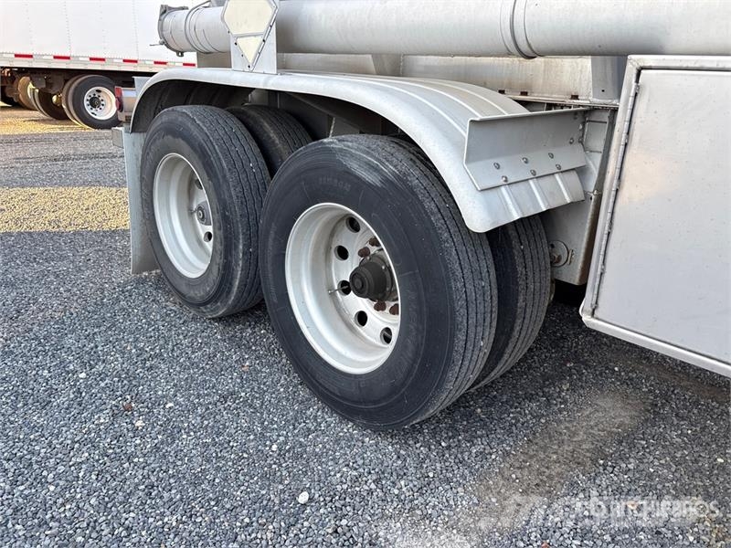 Polar Tank MC407 8400 gal T/A Tanker Trailer 탱커 트레일러