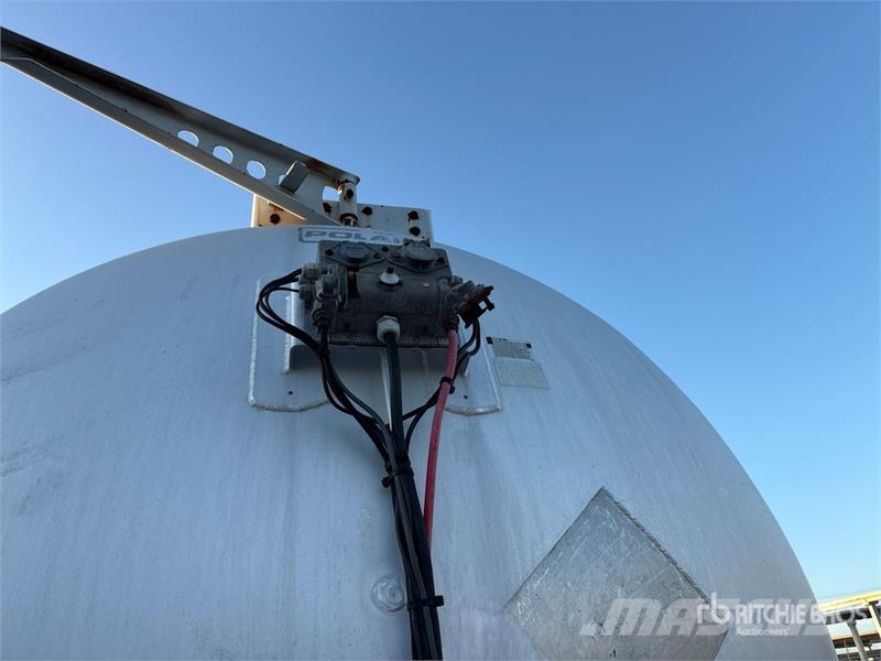 Polar Tank MC407 8400 gal T/A Tanker Trailer 탱커 트레일러