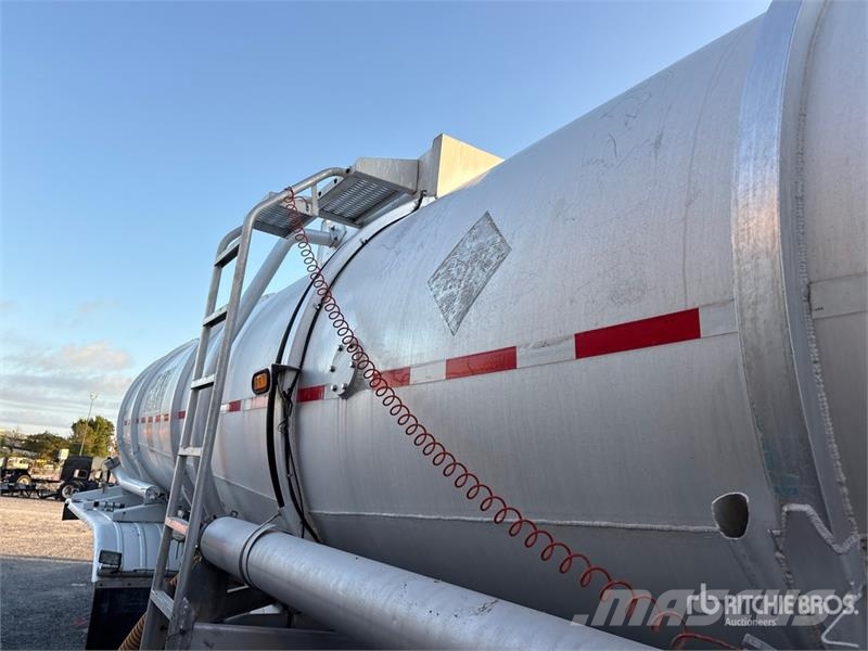 Polar Tank MC407 8400 gal T/A Tanker Trailer 탱커 트레일러
