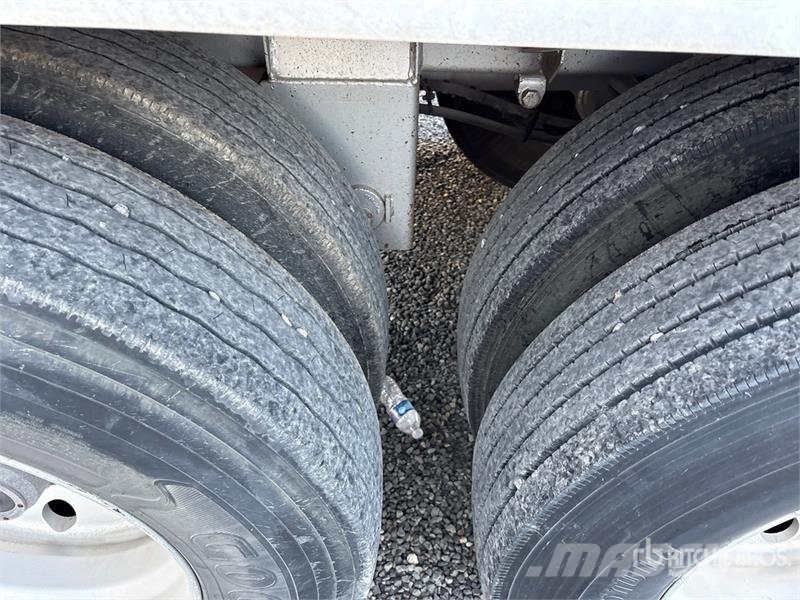 Polar Tank MC407 8400 gal T/A Tanker Trailer 탱커 트레일러