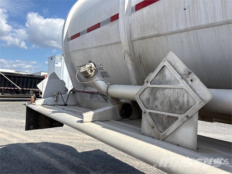 Polar Tank MC407 8400 gal T/A Tanker Trailer Autocisternas