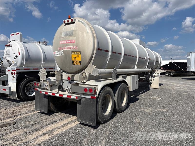 Polar Tank MC407 8400 gal T/A Tanker Trailer Autocisternas