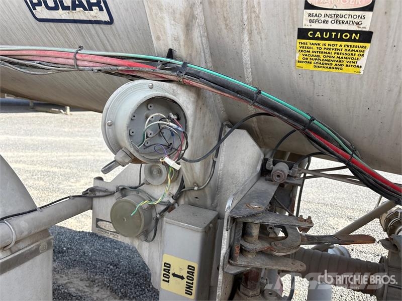 Polar Tank MC407 8400 gal T/A Tanker Trailer Autocisternas