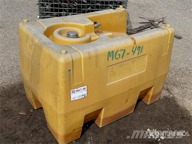 Poly Fuel Tank Паливні та присадочні баки