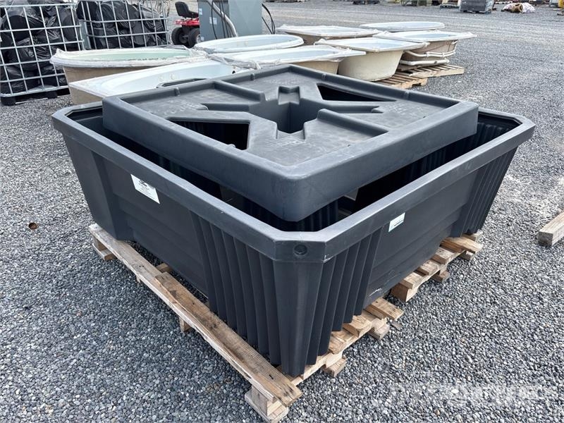 Polyethylene spill container 73 in. x 29 in x 80 i Építőipar - Egyebek