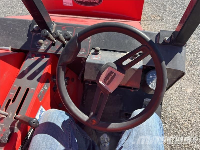 Power Boss Boss SW9XKDSL Ride-On Floor Sweeper Sonstige Erntemaschinen
