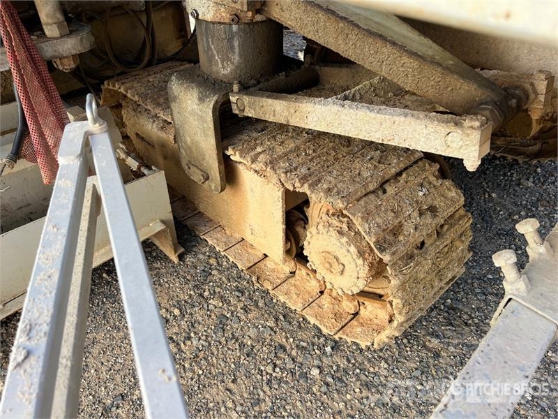 Power Curber 5700-B Curb and Gutter Machine Betona maisītājs