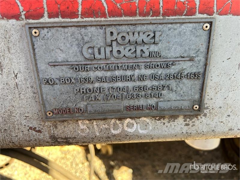 Power Curber 5700-B Curb and Gutter Machine Betona maisītājs