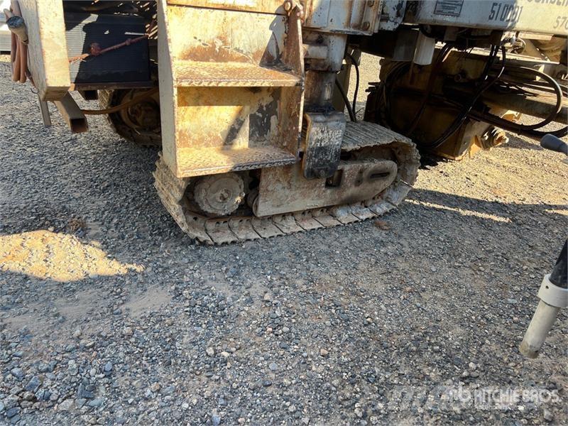 Power Curber 5700-B Curb and Gutter Machine Betona maisītājs