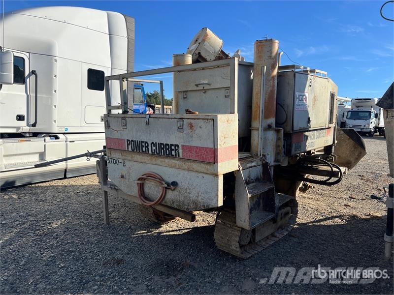 Power Curber 5700-B Curb and Gutter Machine Betona maisītājs