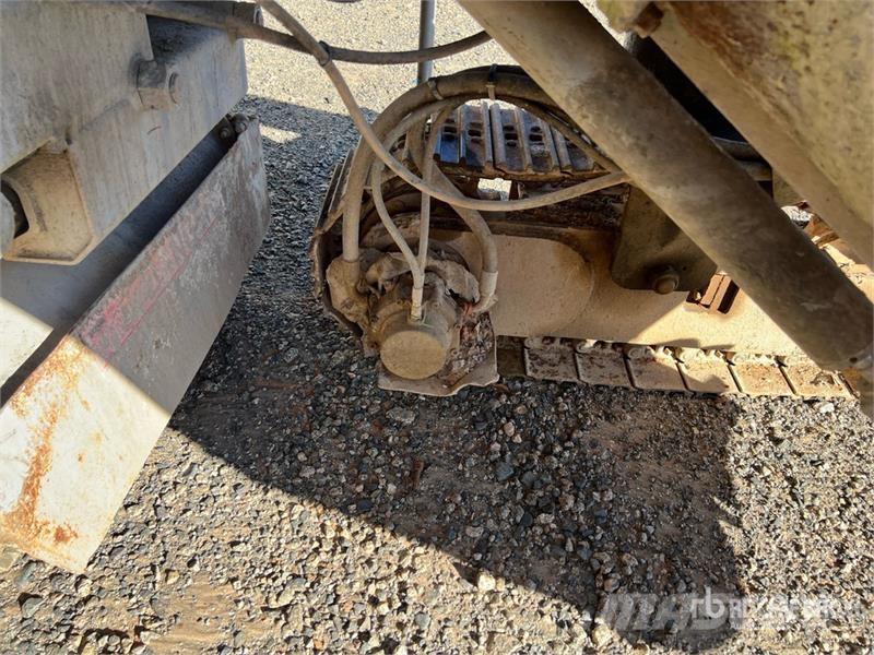 Power Curber 5700-B Curb and Gutter Machine Betona maisītājs