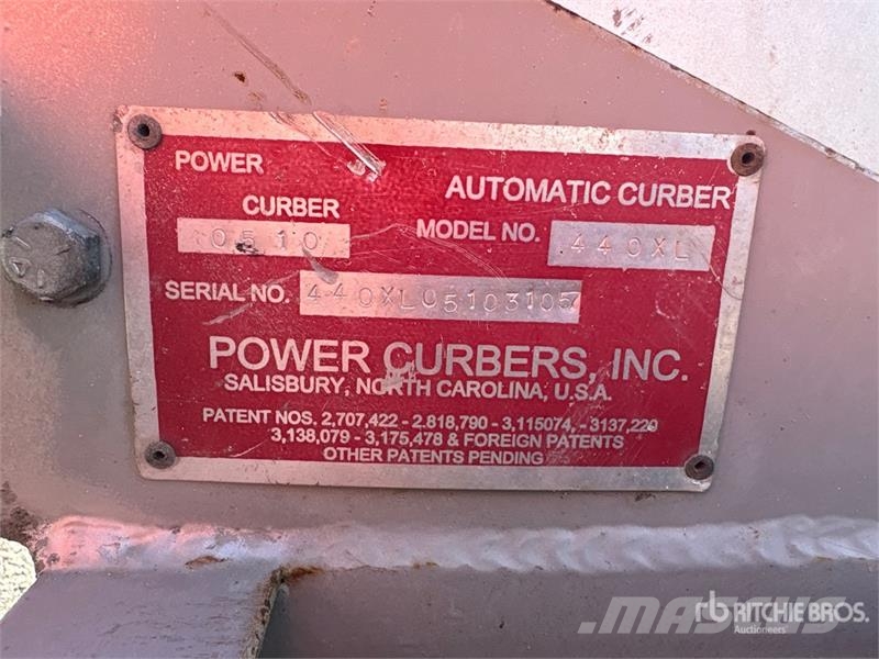 Power Curbers Curbers 440XL Curb and Gutter Machine 混凝土配件