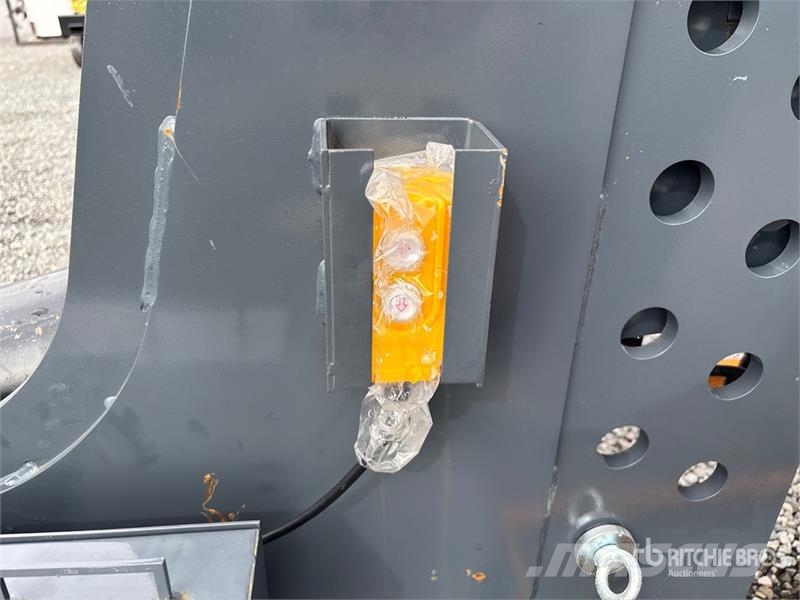 PROMECH FW80 Electric Fifth Wheel Wrecker Attachme Транспорт - Інші