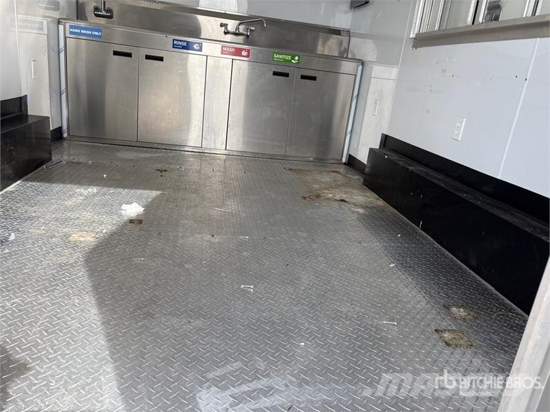 Quality Cargo 12 ft T/A Food Concession Trailer 기타 트레일러