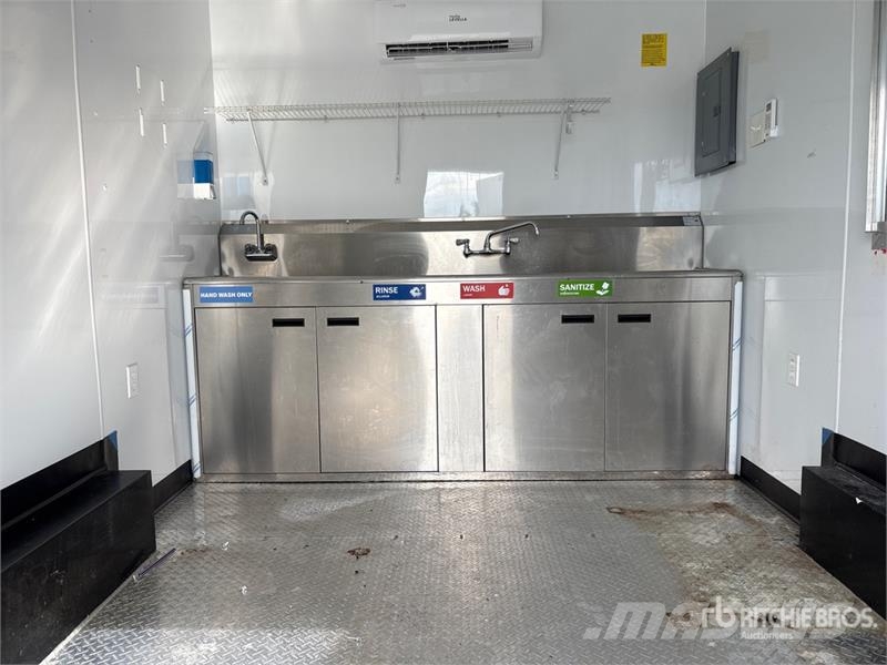 Quality Cargo 12 ft T/A Food Concession Trailer 기타 트레일러
