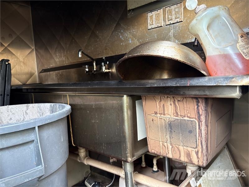 Quality Cargo 20 ft T/A Food Concession Trailer 기타 트레일러