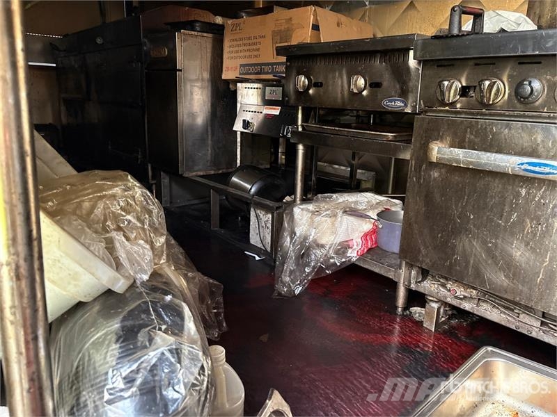 Quality Cargo 20 ft T/A Food Concession Trailer 기타 트레일러