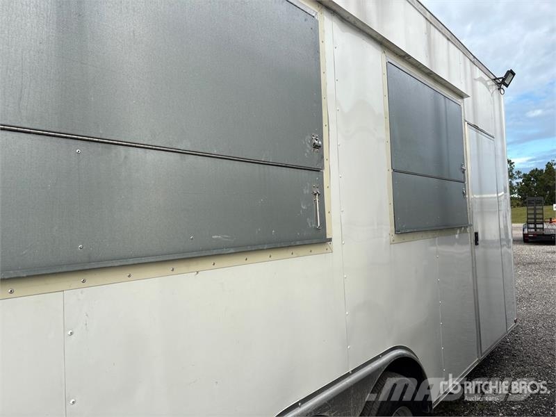 Quality Cargo 20 ft T/A Food Concession Trailer 기타 트레일러