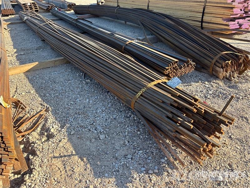  Quantity of (1) 1/2 in x 20 ft A-36 2.0T Square Ba المصاعد والرافعات المادية