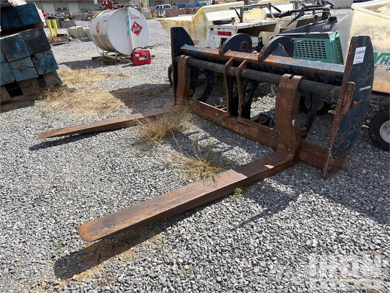 Quantity of (1) 72 in 950 6 ft Fork Attachment - F Fourche