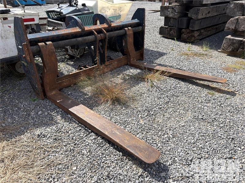 Quantity of (1) 72 in 950 6 ft Fork Attachment - F Fourche