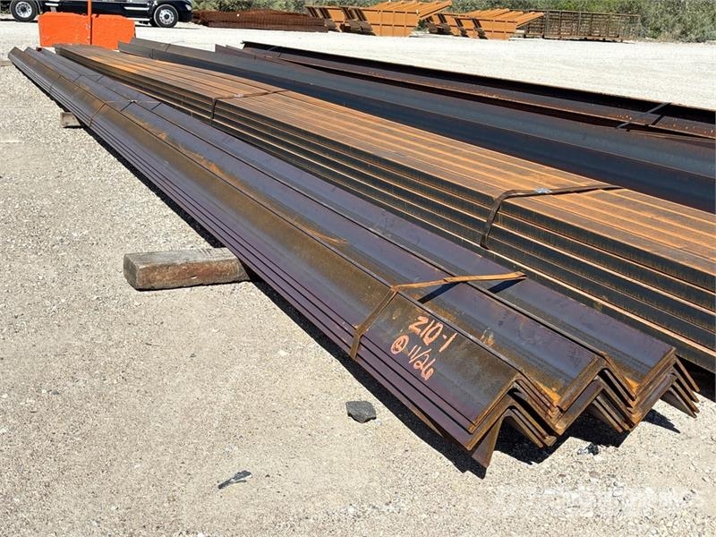 Quantity of (1) Bundle Of 5 in x 5 in x 3/8 in 40 Vintsid, telfrid ja materjaliliftid