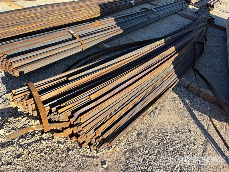  Quantity of (1) Bundle of 1 1/2 in x 1/8 in x 20 f Talhas, guinchos e elevadores de materiais