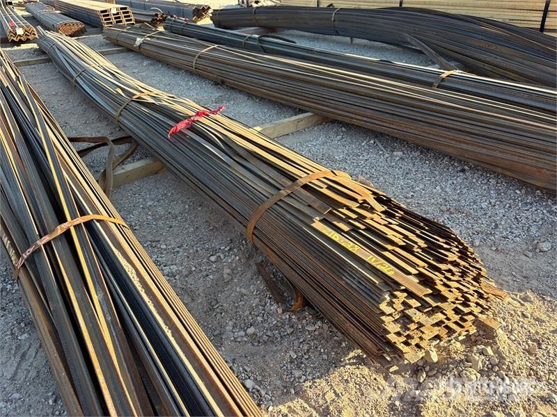  Quantity of (1) Bundle of 1 in x 1/8 in x 20 ft Fl المصاعد والرافعات المادية
