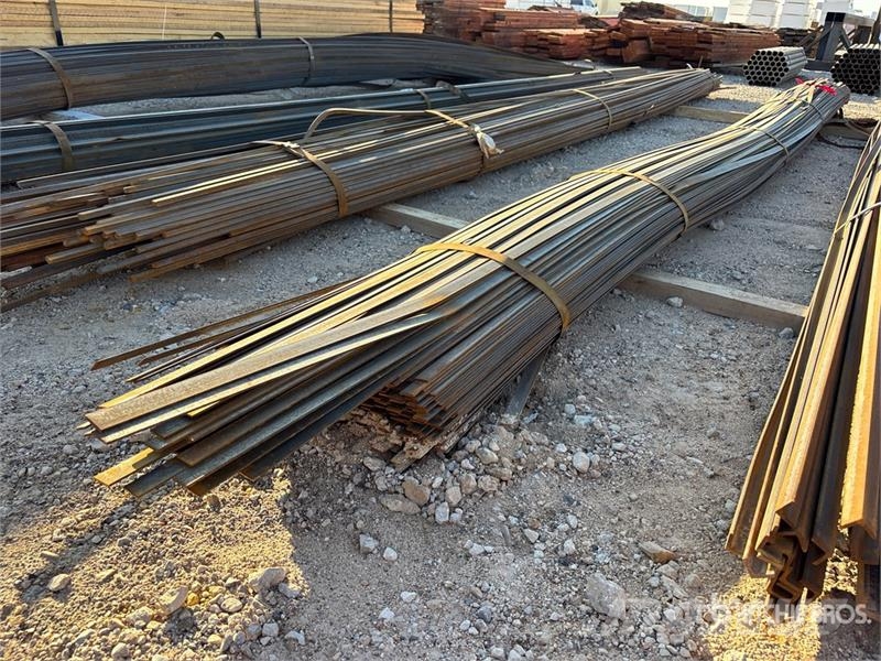  Quantity of (1) Bundle of 1 in x 1/8 in x 20 ft Fl المصاعد والرافعات المادية