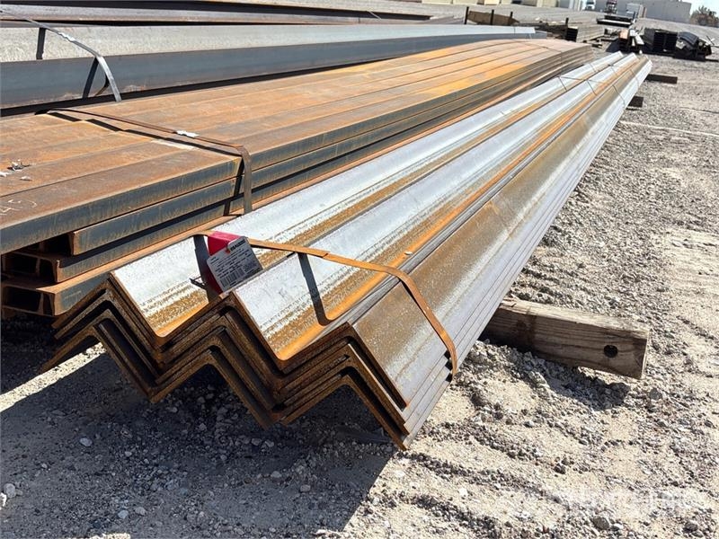 Quantity of (1) Bundle Of 5 in x 5 in x 3/8 in 40 Vintsid, telfrid ja materjaliliftid