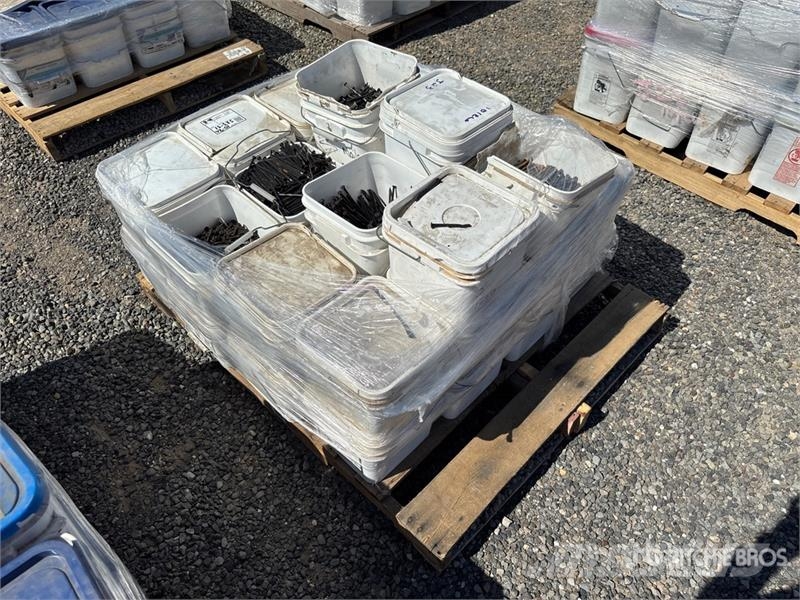 Quantity of (1) Concrete nails 건설 장비 - 기타