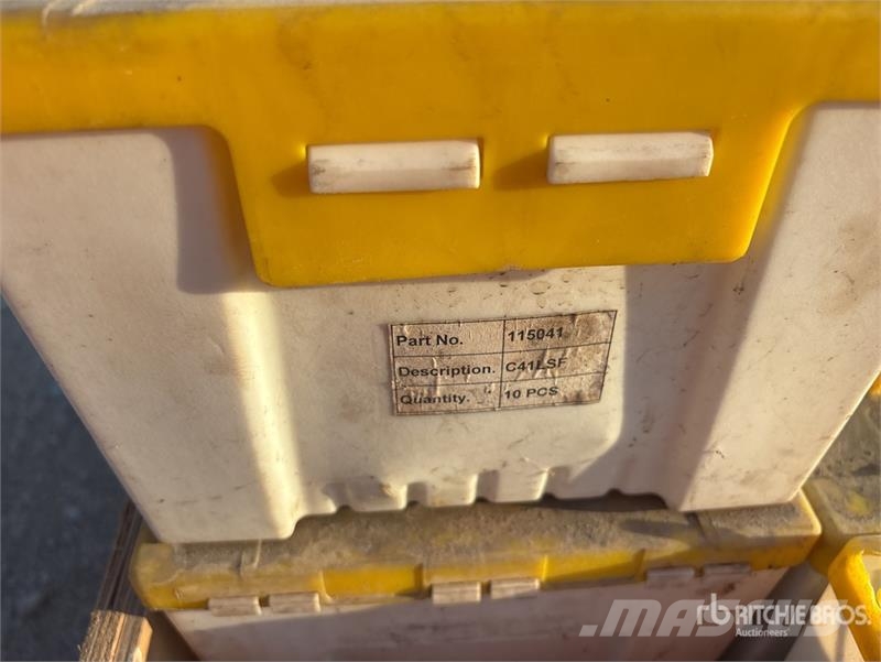 Quantity of (1) Crate of C4-1 LFS Teeth Outros componentes