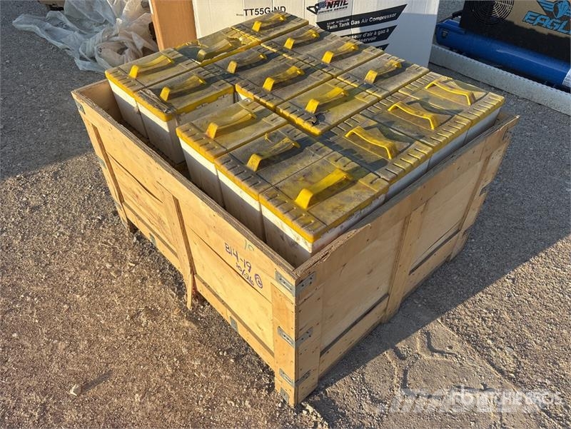 Quantity of (1) Crate of C4-1 LFS Teeth Outros componentes