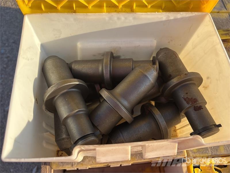 Quantity of (1) Crate of C4-1 LFS Teeth Outros componentes