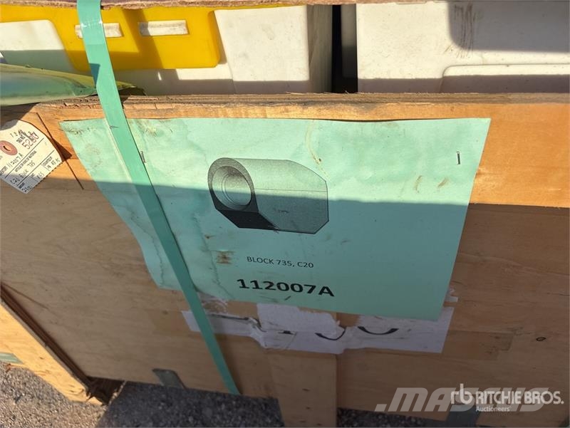 Quantity of (1) Crate of 735, C20 Block Outros componentes