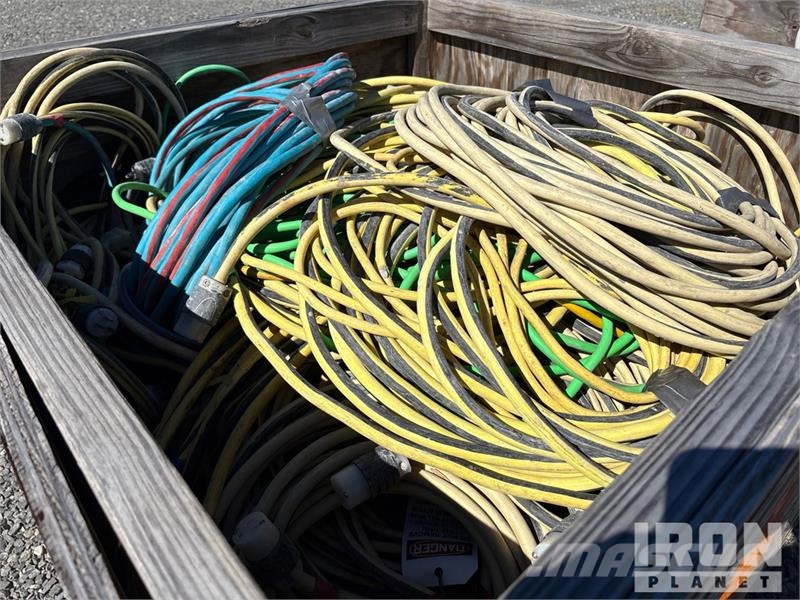 Quantity of (1) Crates of Electrical Extension Cor Andre komponenter